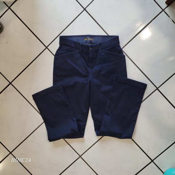 Lee Woman's Flex Motion Regular Fit Straight Leg Pants Size 2 - Picture 10 of 10